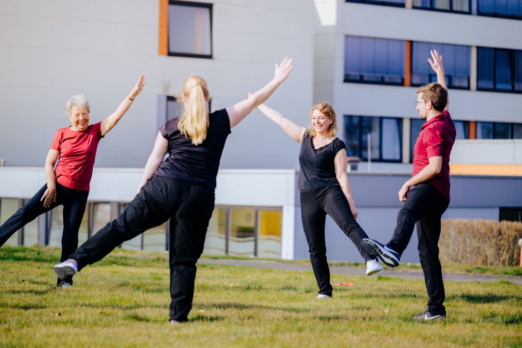 Tabata und Yoga für Anfänger und Fortgeschrittene Katholische